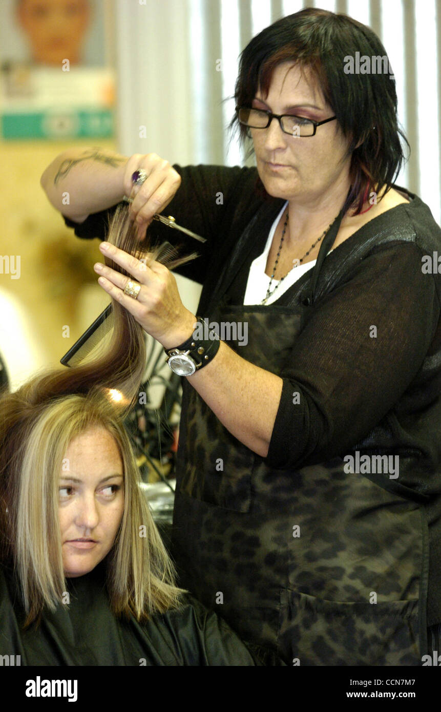 1615 Lori Lopez, owner of Wild Orchids Salon in Antioch, Calif