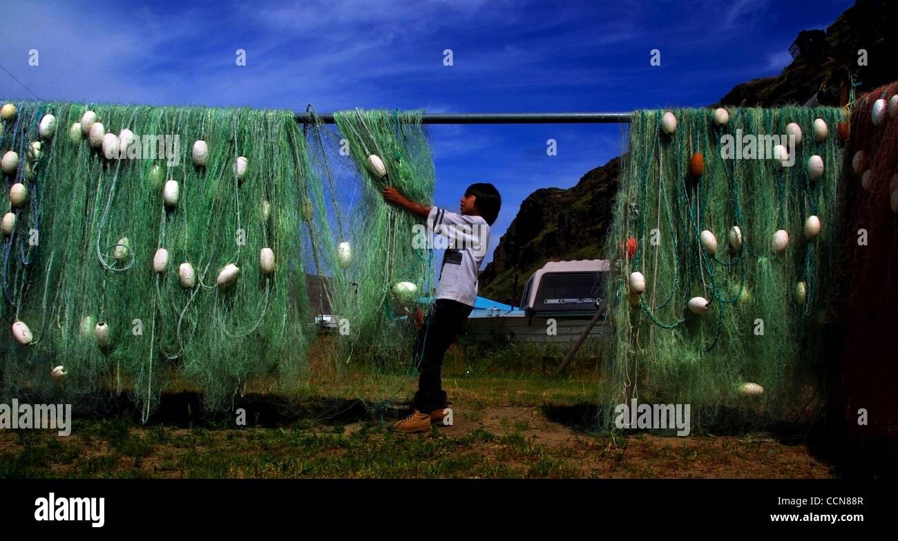 Indian fishing columbia river hires stock photography and images Alamy
