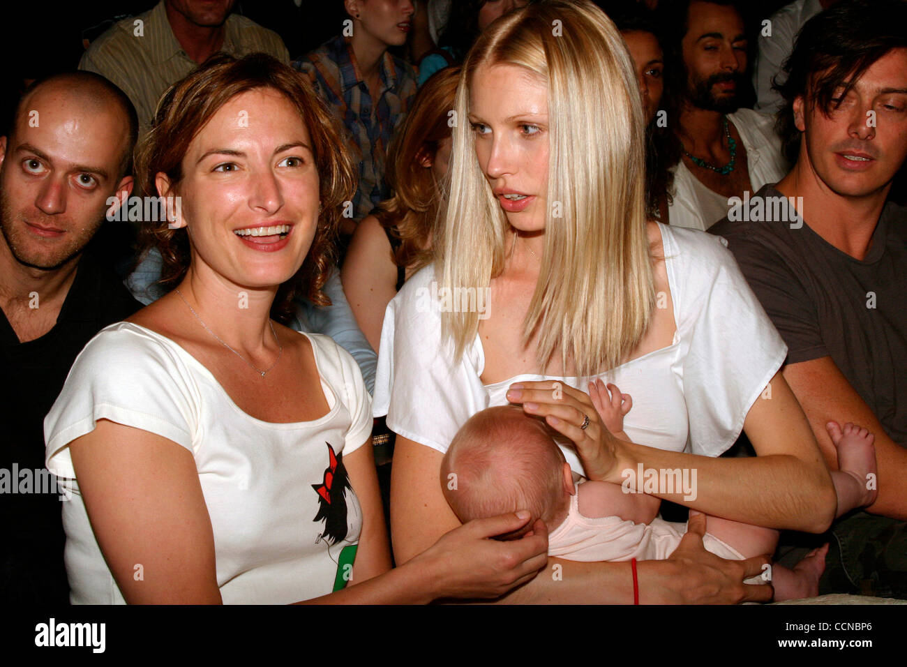 US actress Gena Rowlands and her daughter Zoe Cassavetes pose at