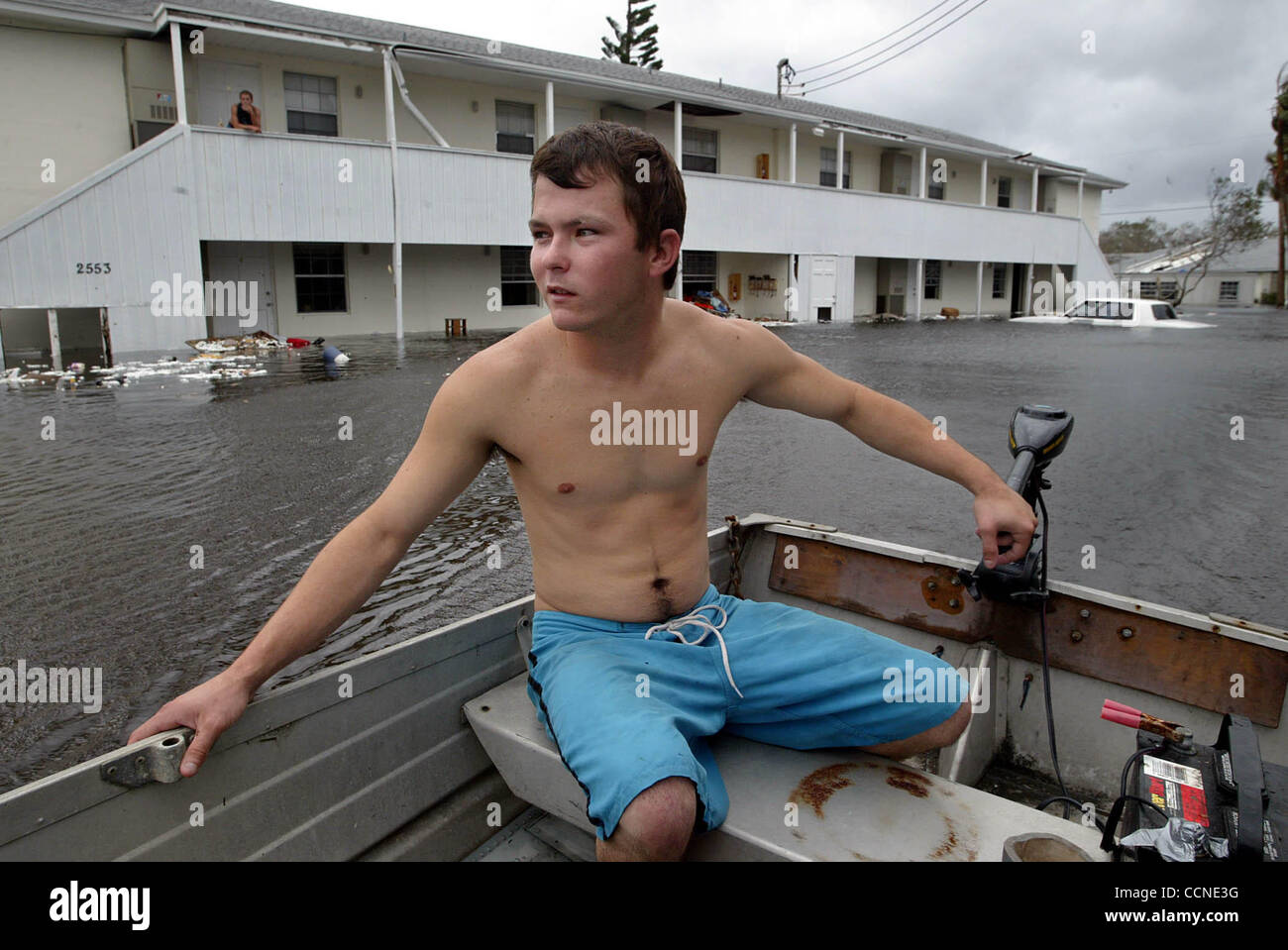 092604 met jeanneVero BeachJosh Kyle, motors his boat through his