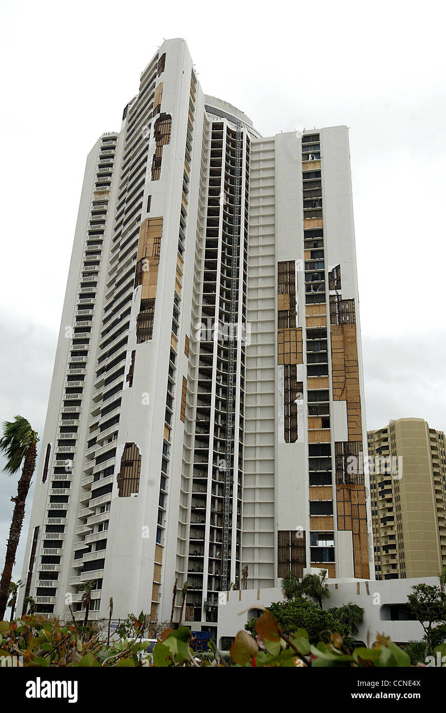 RIVIERA BEACH - The Tiara, a large high rise condominium complex on the beach in Riviera Beach, received damage from hurricane Jeanne.  The building had also been damaged from hurricane Frances.  Photo by Damon Higgins/The Palm Beach Post/092604  OUT SUN SENTINEL. OUT STUART NEWS. OUT MAGAZINES. NO  Stock Photo