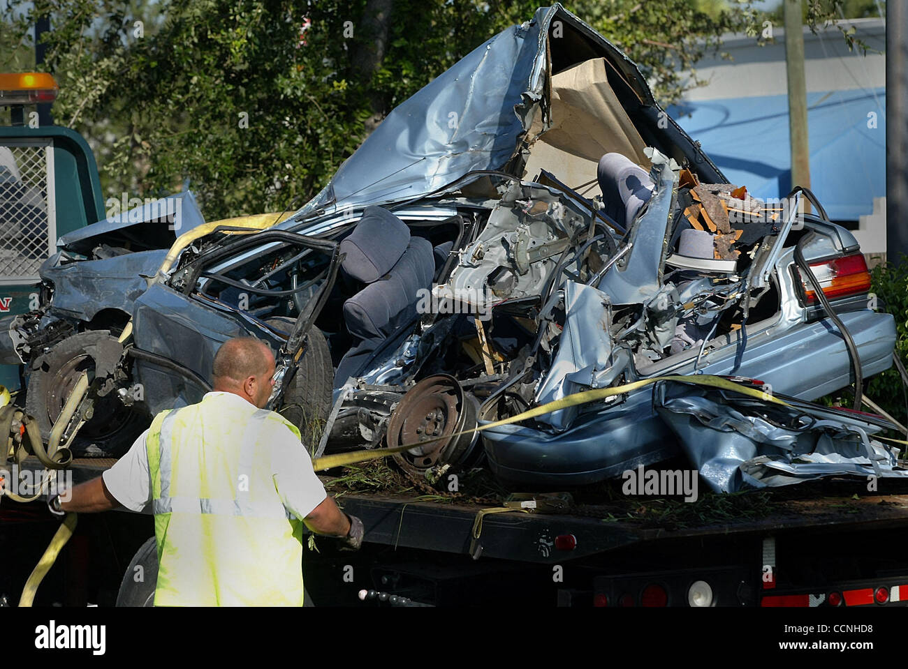 091506 SC met train crash (1of3) Staff photo by Bob Shanley / The Palm Beach Post 0027376A With