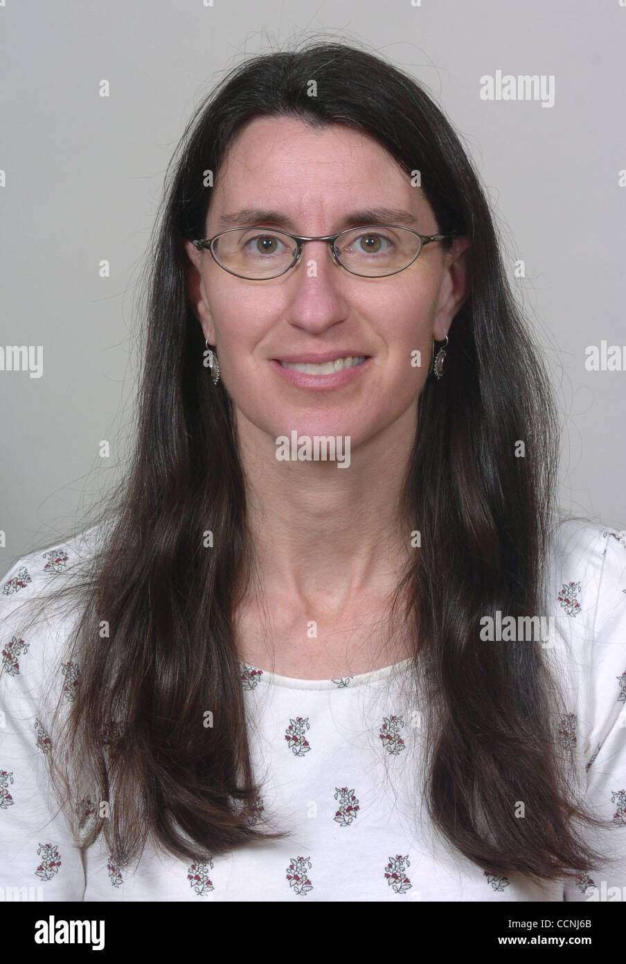 Lisa Kelly (cq) of Pleasanton has her portrait made for the East Bay Voices at the Valley Times Newspaper, Saturday, October 16, 2004, Pleasanton, Calif. (Contra Costa Times/Susan Tripp Pollard) Stock Photo