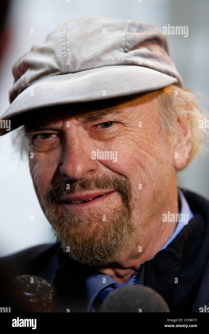 Oct 28, 2004; Manhattan, NY, USA; Actor Rip Torn leaves Manhattan Criminal Court, Thursday, Oct. 28, 2004, in New York. Torn was found not guilty on the charge of driving while intoxicated from an incident in January when his car rammed the back of a cab in Manhattan. Stock Photo