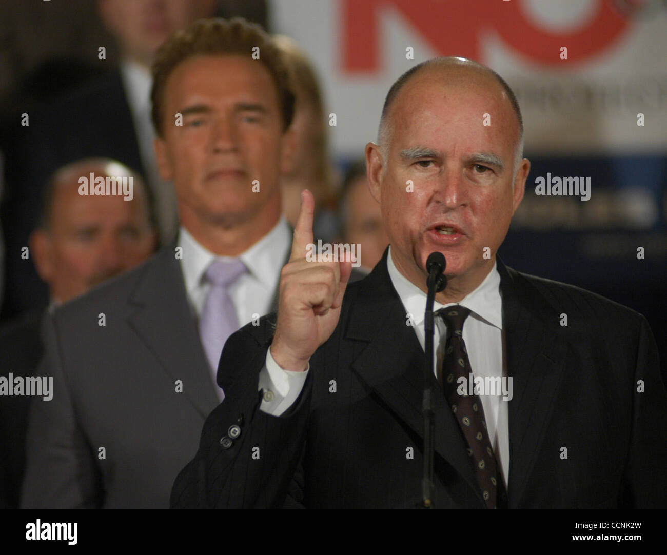 Former California Governor Jerry Brown Speaks During A News Conference To Oppose Proposition 66 Thursday Oct 28 04 In Los Angeles Stock Photo Alamy