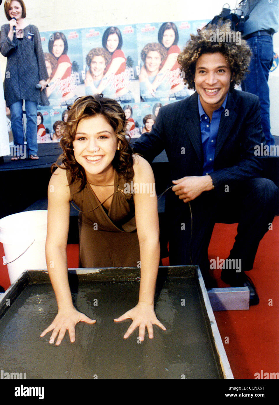 May 28 2003 Texas U S Movie Premiere Of From Justin To Kelly At Wallace Hollywood Theatre Fort Worth Tx Kelly Clarkson Justin Guarini 5 28 2003 2003 K30914jn Credit Image C Jeff Newman Globe Photos Zumapress Com Stock