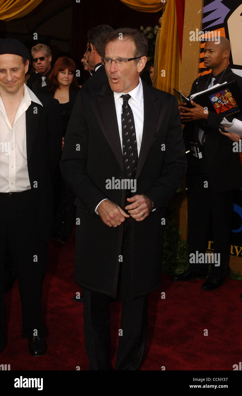 Feb 29, 2004; Hollywood, CA, USA; OSCARS 2004: Actor ROBIN WILLIAMS arriving at the 76th Annual Academy Awards, held at the Kodak Theater. Stock Photo