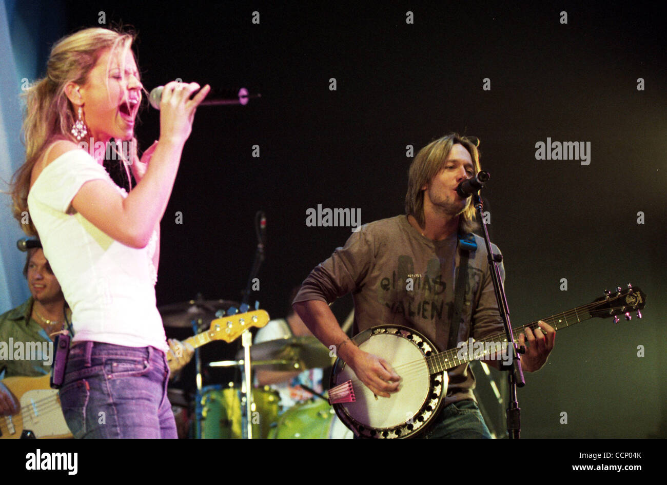 Nov. 27, 2004; Fayetteville, NC, USA; Musician 'KEITH URBAN'  performs  live with singer 'KATRINA ELAM'  at The Crown Arena. Mandatory Credit: Photo by Jason Moore/ZUMA Press. (©) Copyright 2004 by Jason Moore Stock Photo