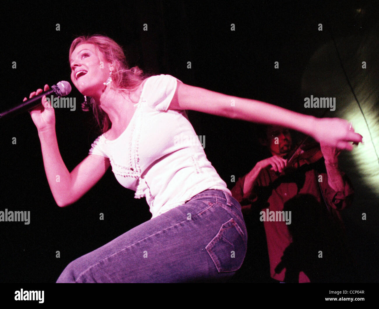 Nov. 27, 2004; Fayetteville, NC, USA; SInger 'KATRINA ELAM'  performs  live  at The Crown Arena. Mandatory Credit: Photo by Jason Moore/ZUMA Press. (©) Copyright 2004 by Jason Moore Stock Photo