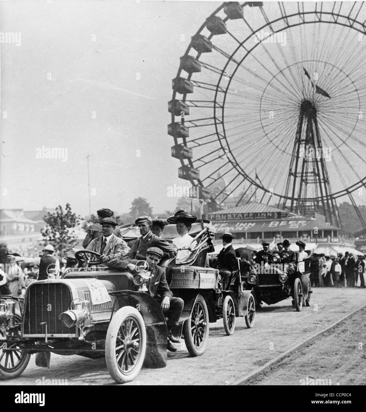 May 1, 1904 - St. Louis, MI, U.S. - From New York to St. Louis the Automobile Parade during the St. Louis World's Fair, 1904. (Credit Image: © KEYSTONE Pictures USA/ZUMAPRESS.com) Stock Photo