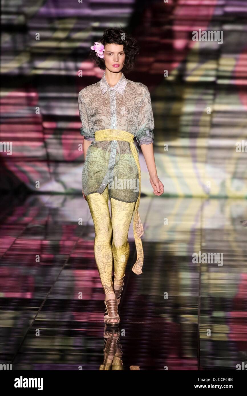 Tabiatda talabalar bilan porno