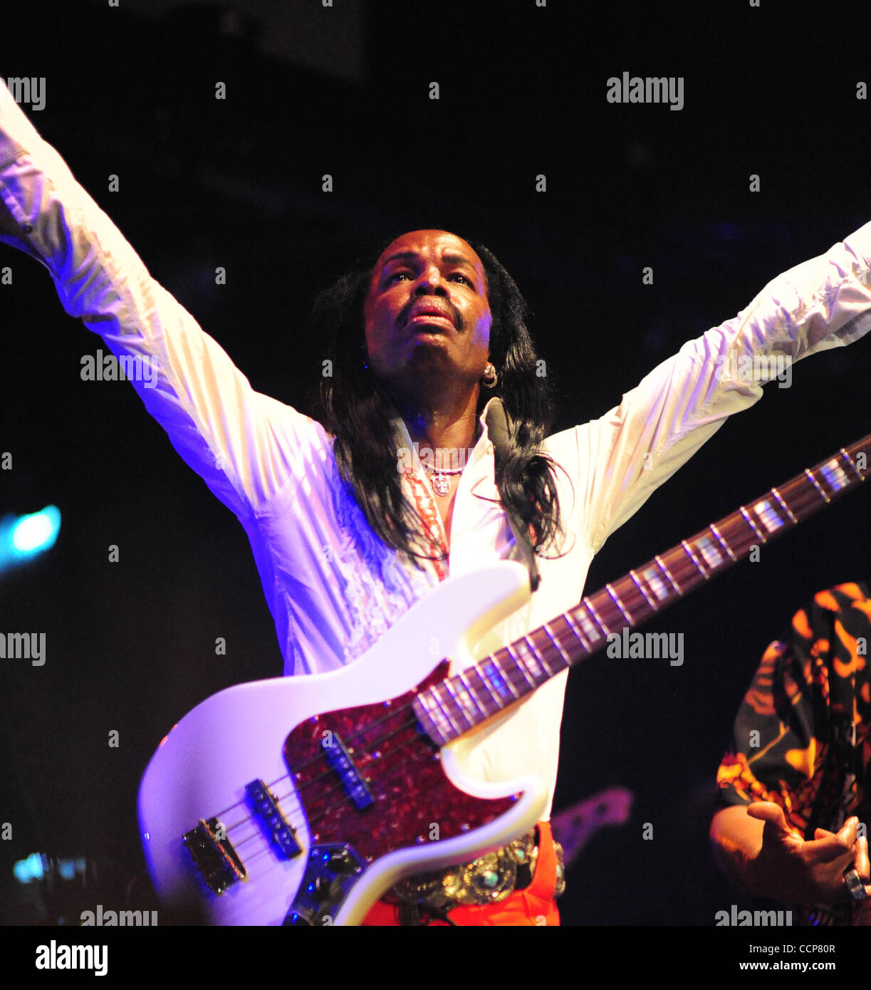 Earth wind and fire 2010 hi-res stock photography and images - Alamy