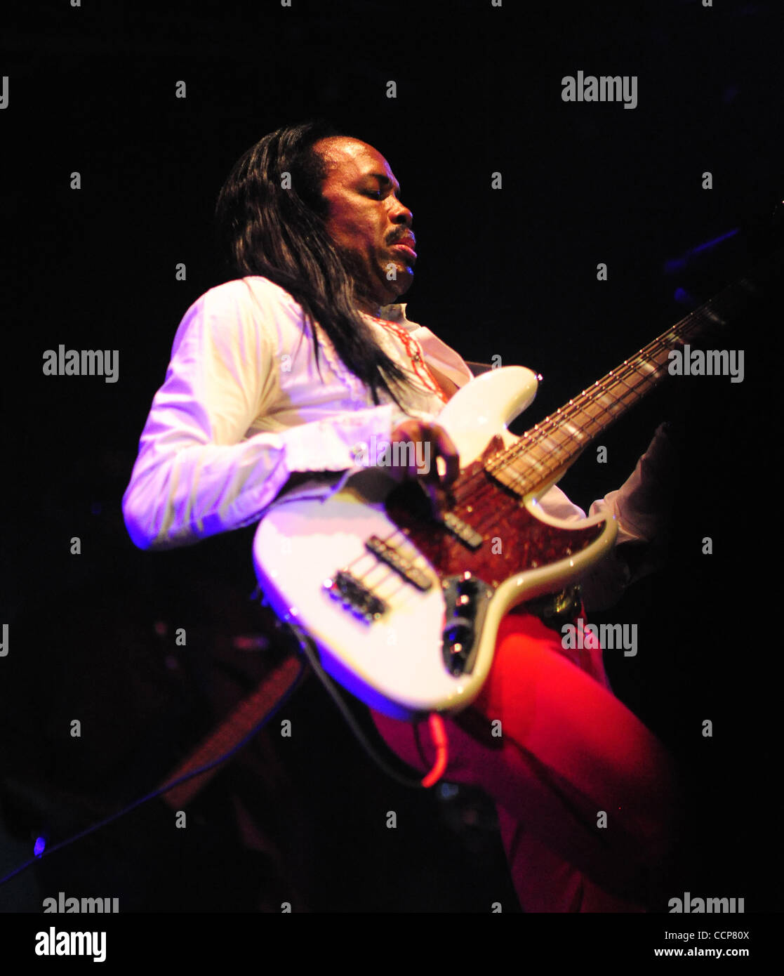 Earth wind and fire 2010 hires stock photography and images Alamy