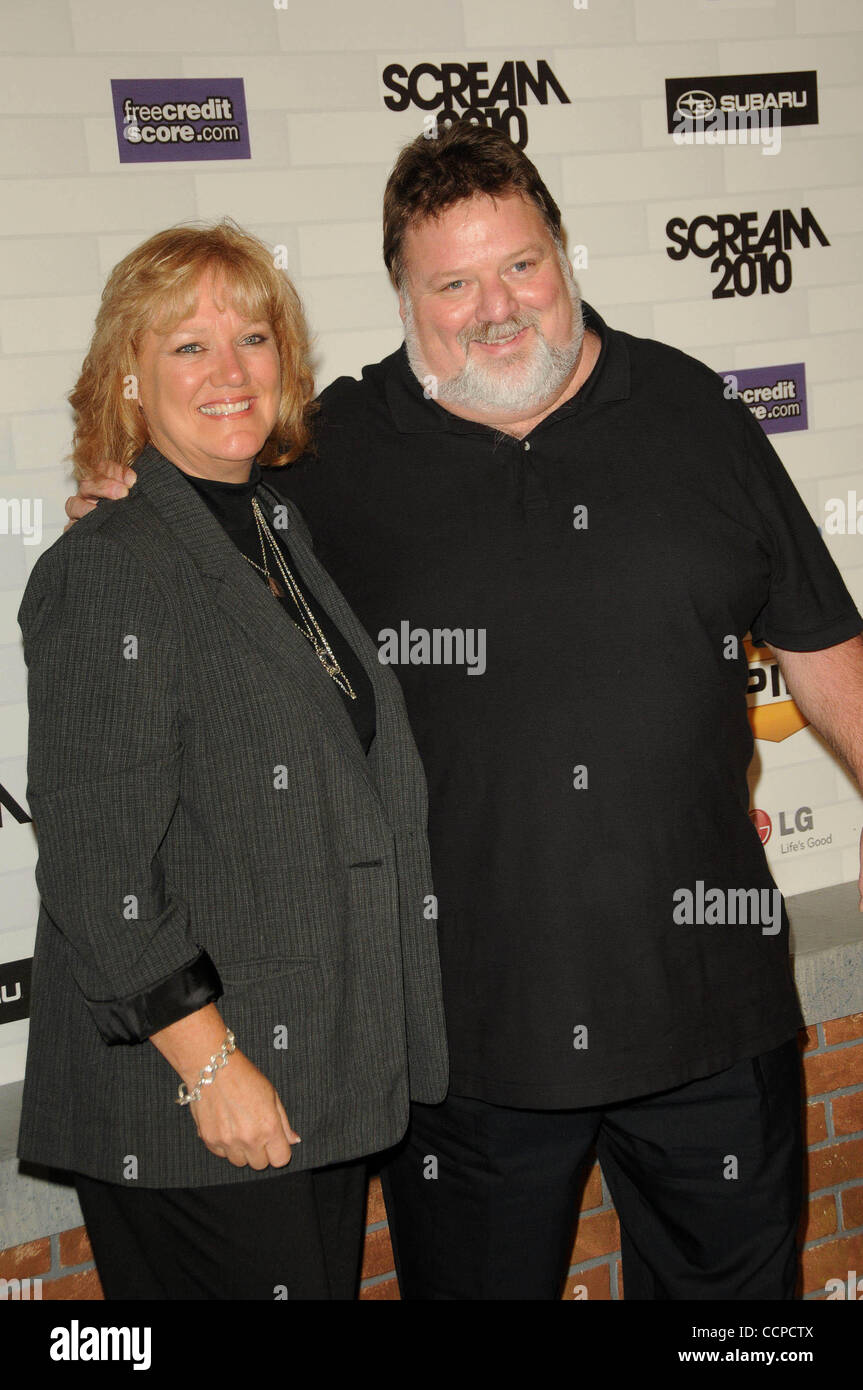 Phil margera and april margera hi-res stock photography and images - Alamy