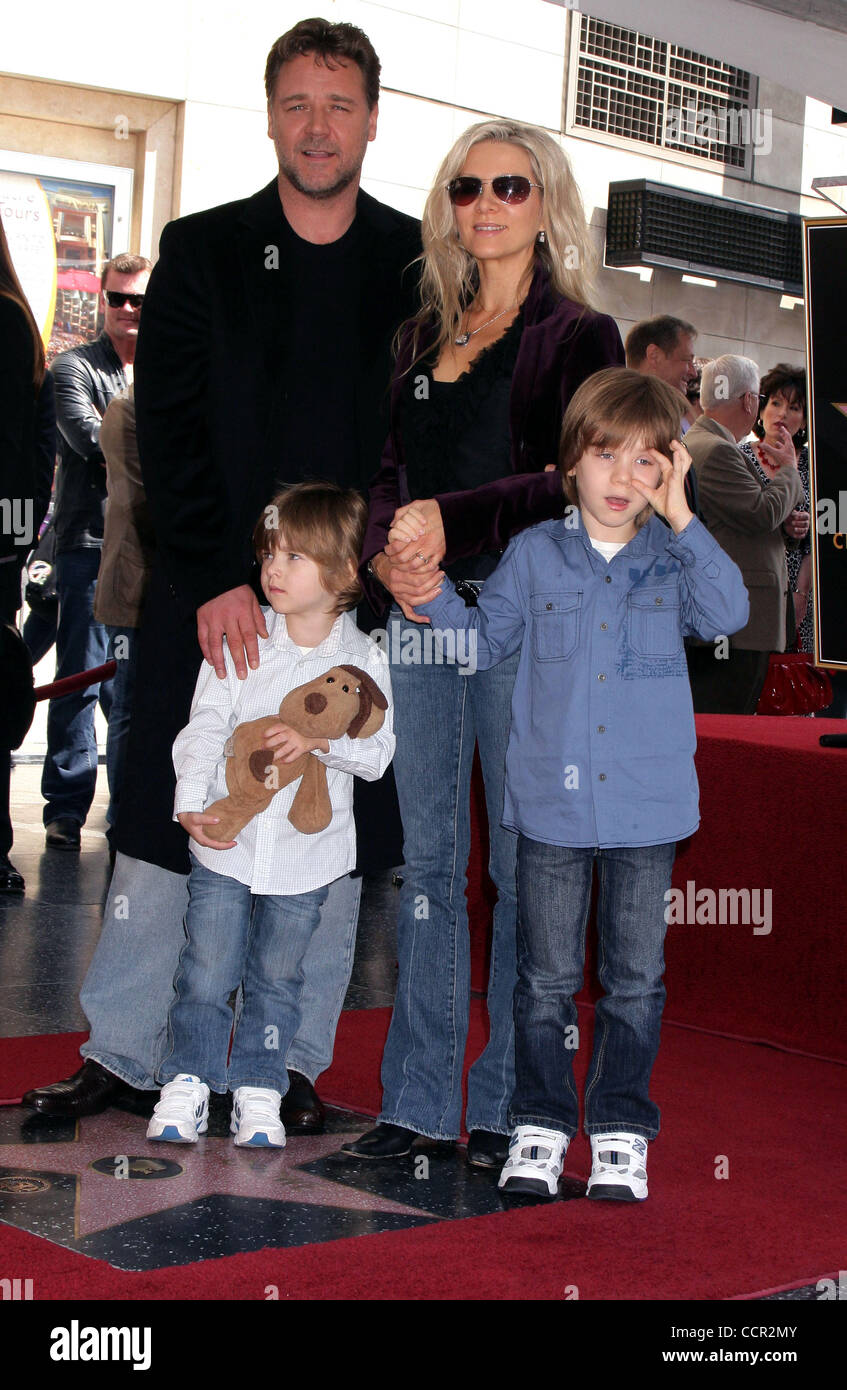 Apr. 12, 2010 - Hollywood, California, U.S. - I14732CHW .Russell Crowe ...