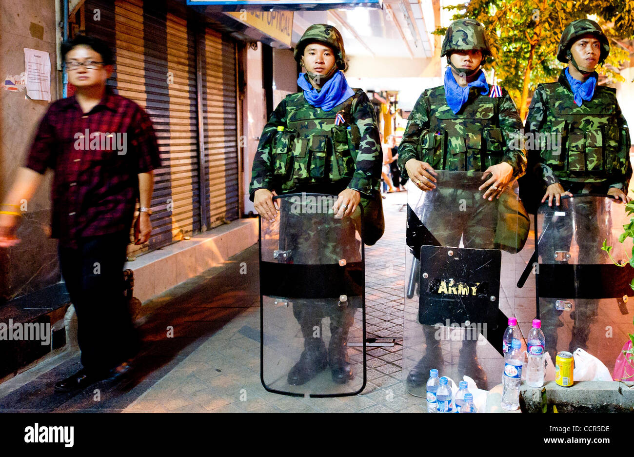 Thai security guard thai prime hires stock photography and images Alamy