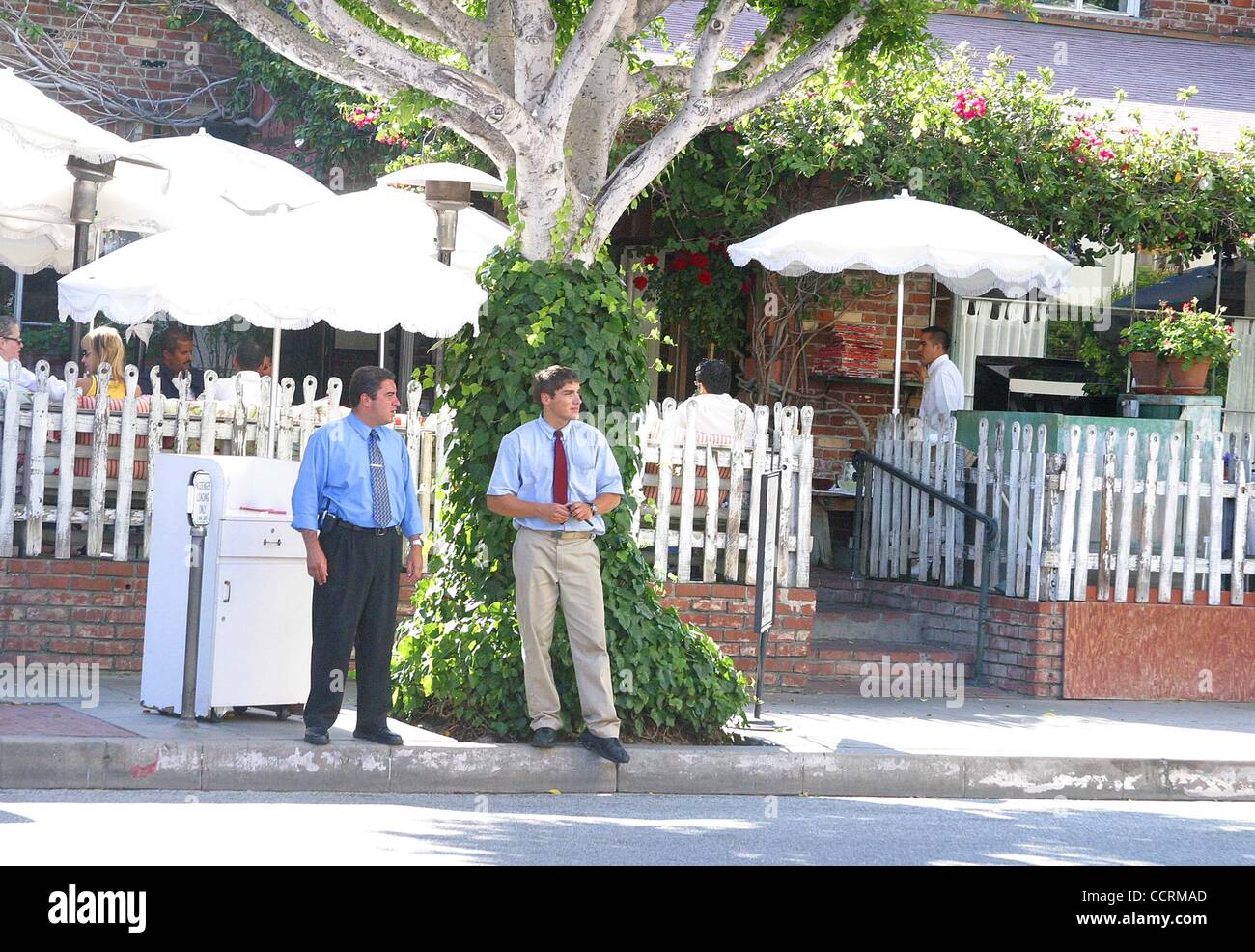Aug. 17, 2003 - Hollywood, California, U.S. - I7866CHW.IVY RESTAURANT