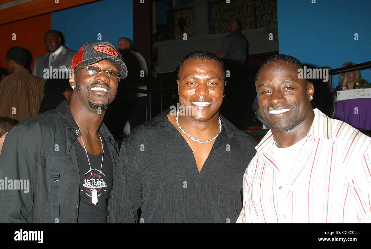 Oct. 21, 2003 - Hollywood, California, U.S. - I8064CHW .SHAQ HOSTS A NIGHT OF PRE-SEASON PARTYING TO BENEFIT THE LAKERS YOUTH FOUNDATION .AT THE NEW AVALON, HOLLYWOOD, CA .10/20/2003 .   /   /    2003 .PRESTON WILSON, FRED BEASLEY AND GARRISON HEARST - SF 49ERS(Credit Image: Â© Clinton Wallace/Globe Stock Photo
