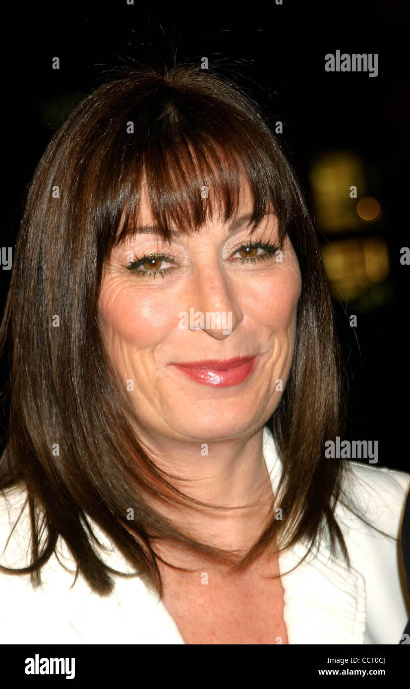 Anjelica huston and iron jawed angels hires stock photography and