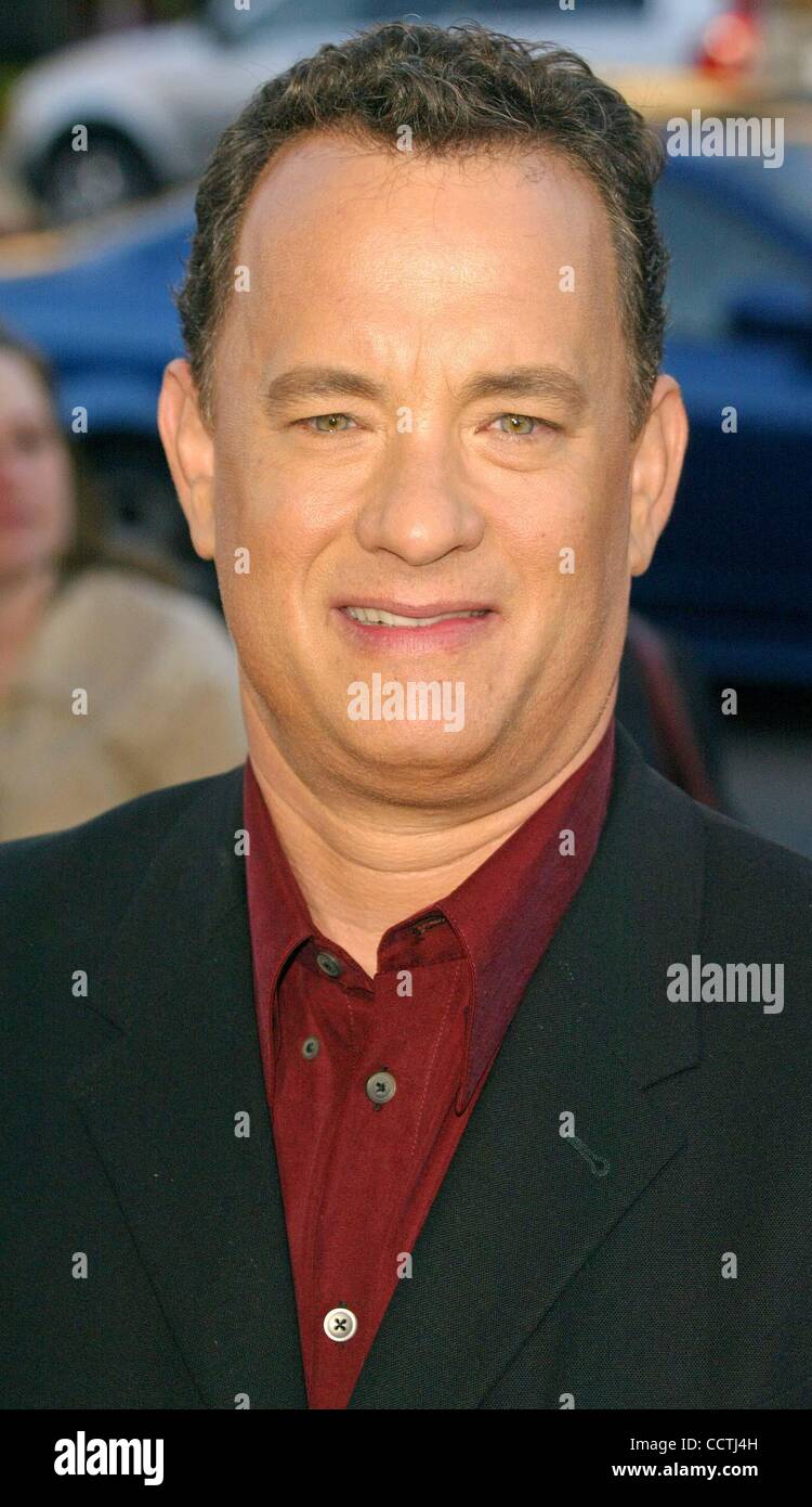 Tom hanks 2004 hi-res stock photography and images - Alamy