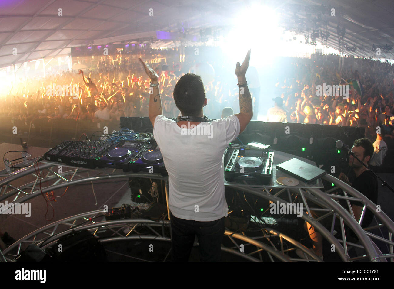 Dragan Roganovi? aka Dirty South performing djing at The Masquerade ...