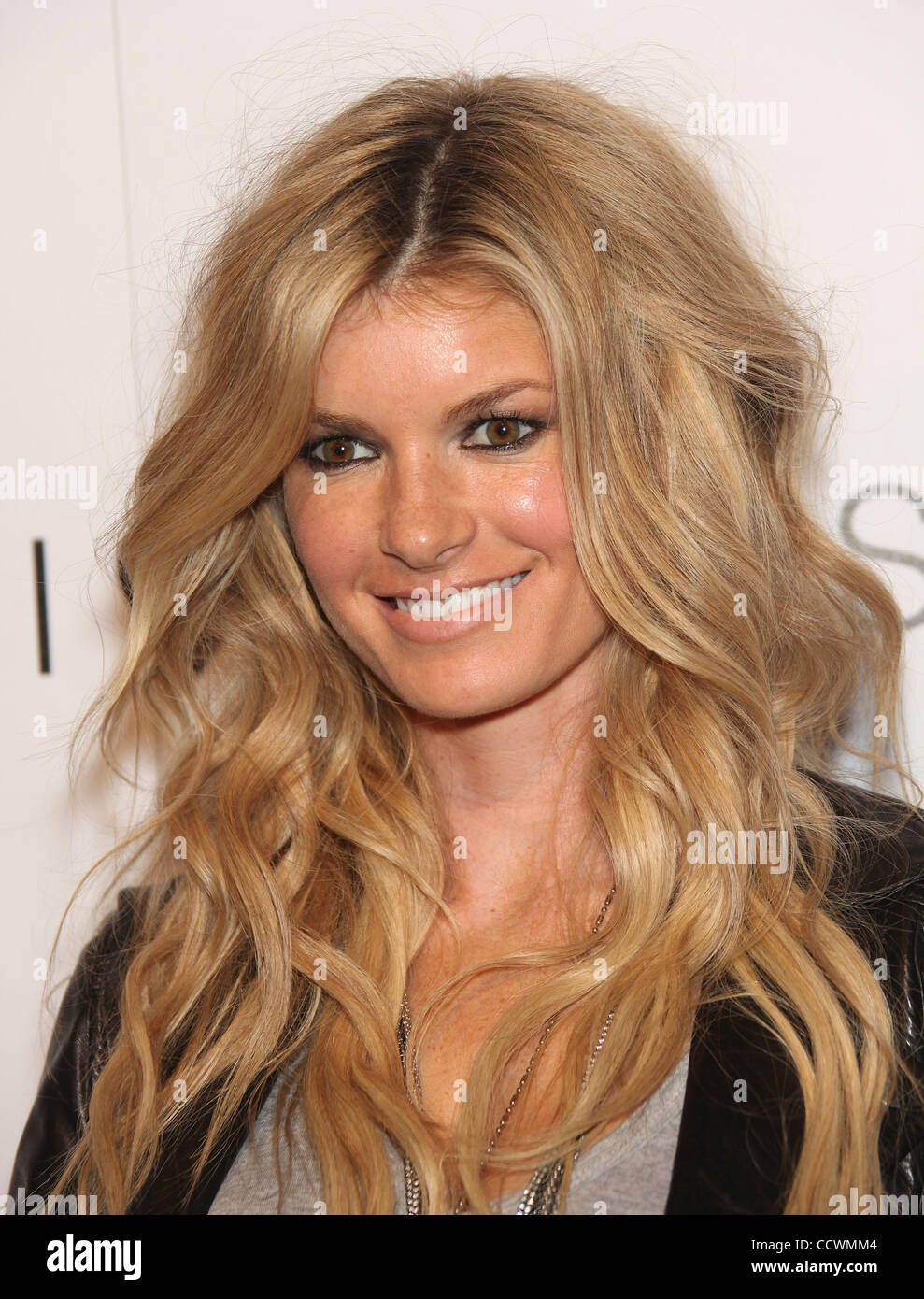 May 4 2010 Hollywood California USA Model MARISA MILLER Arriving may-4-2010-hollywood-california-usa-model-marisa-miller-arriving