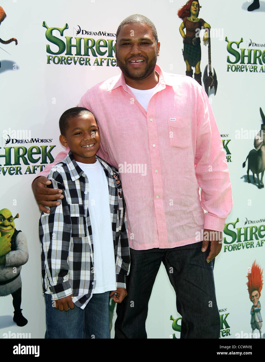 May 16, 2010 - Universal City, California, USA - Actor ANTHONY ANDERSON & son NATHAN arriving to the 'Shrek Forever After' Los Angeles Premiere held at the Gibson Amphitheatre. (Credit Image: © Lisa O'Connor/ZUMA Press) Stock Photo
