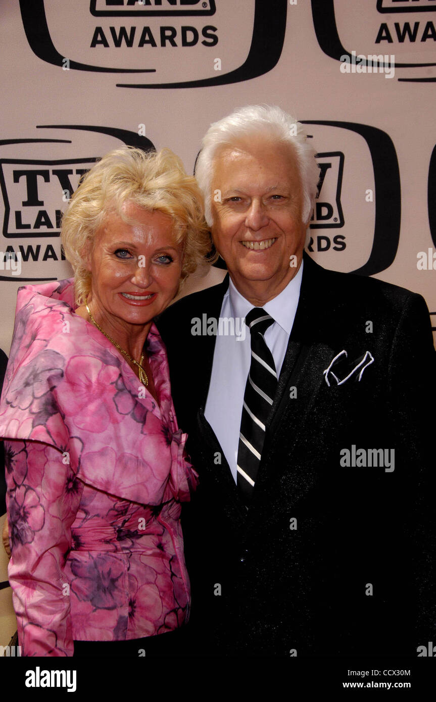 Apr. 17, 2010 - Hollywood, California, U.S. - Kim Ely and Jack Jones during  the 8th Annual TV Land Awards, held at the Sony Studio Lot, on April 17,  2010, in Culver