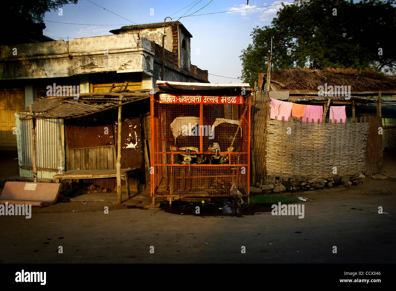 Jala Chatra Apr 22, 2010 - Pandharkawda, Maharashtra, India - Water Kiosks were ...