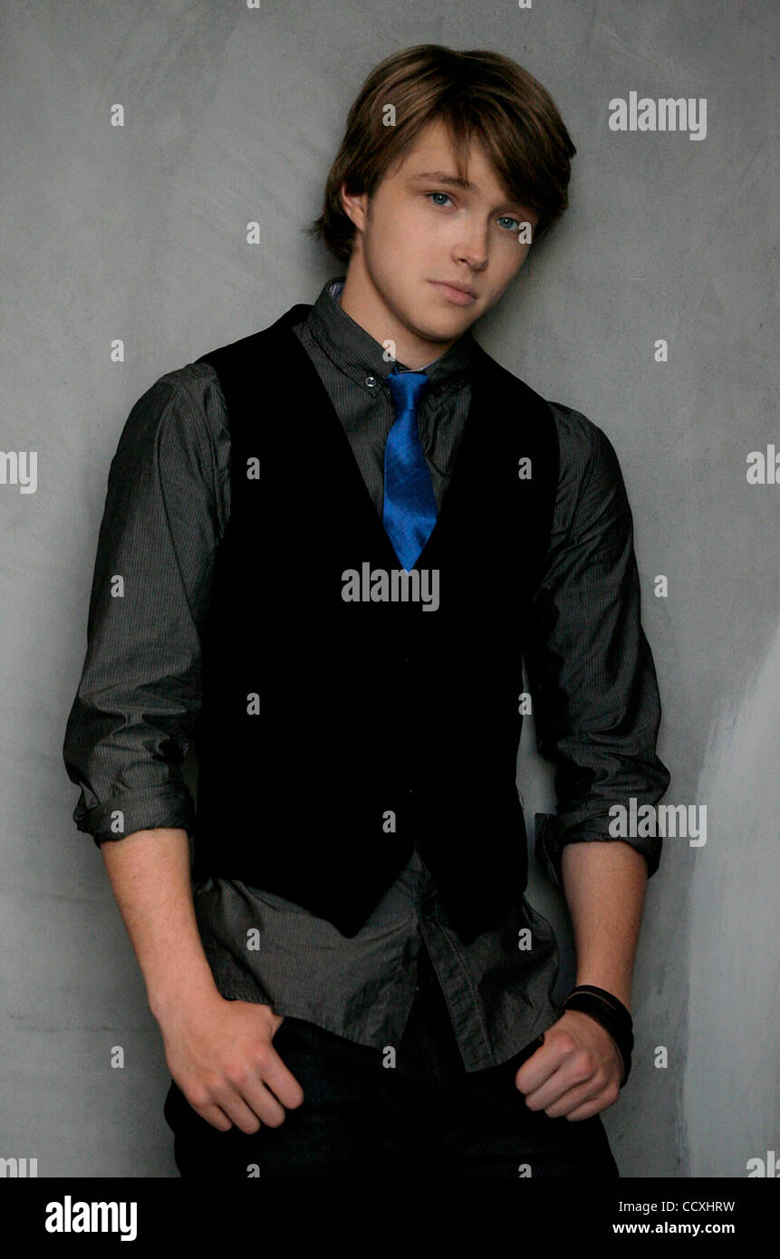 Стерлинг найт актер. Найт вил. Стерлинг найт 2021. Стерлинг найт. Найт вил.