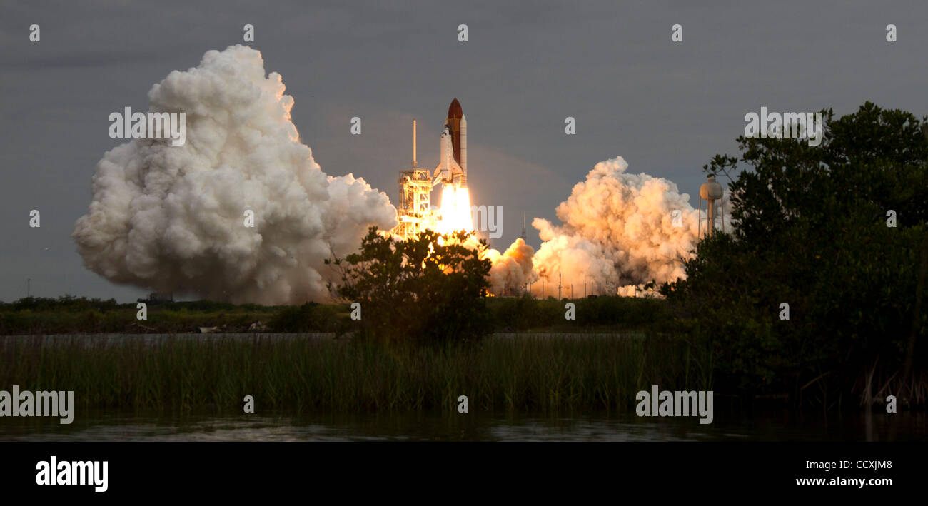 Cape Canaveral, Florida US - The space shuttle Endeavour lifts off from ...
