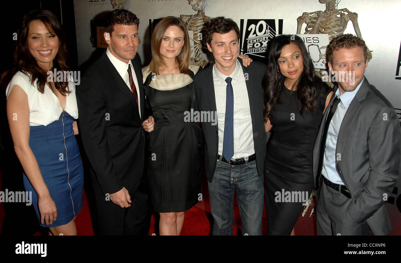 Apr 07 2010 Los Angeles California Us Cast Of Bones Michaela Conlin David Boreanaz 4990