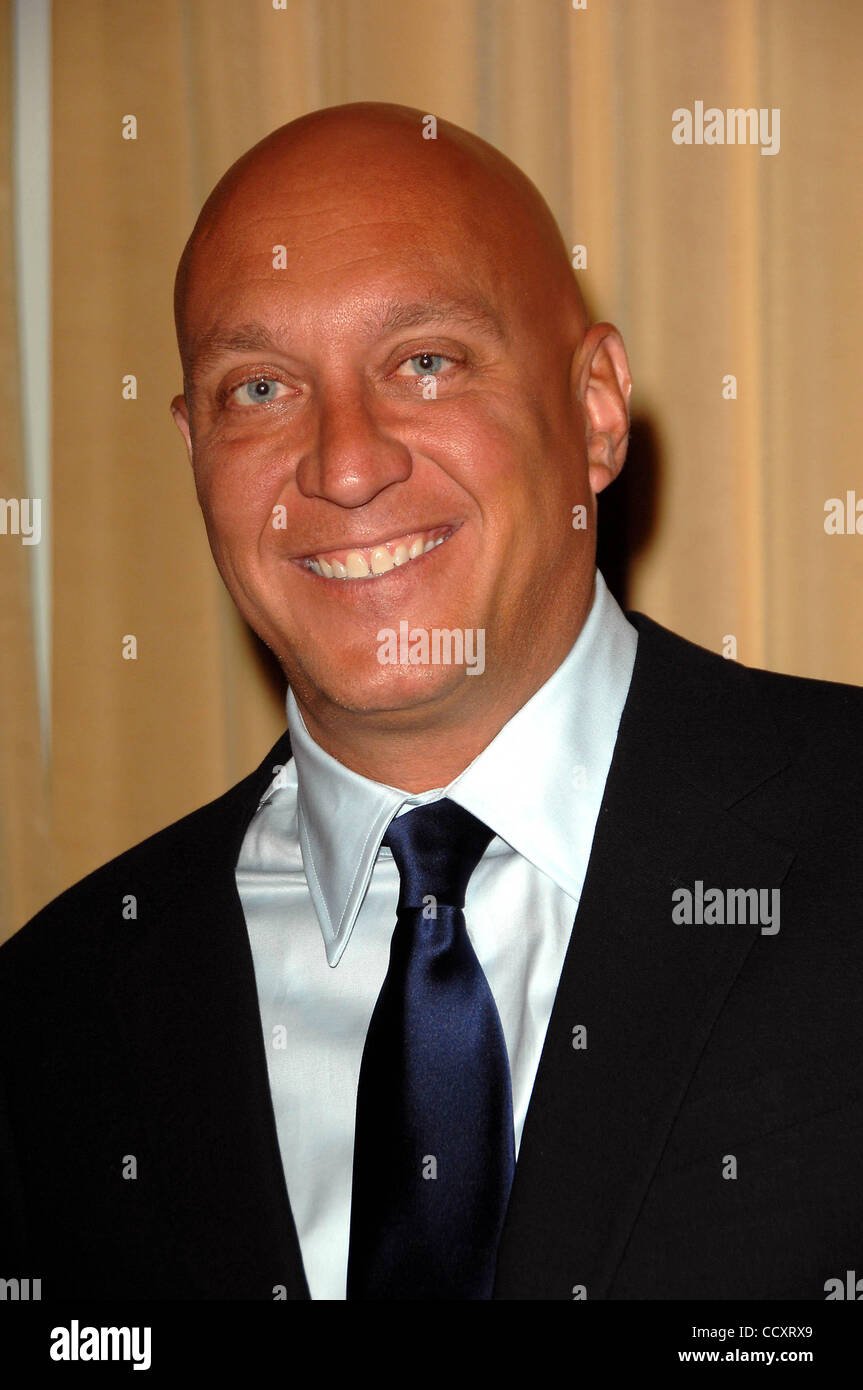 Steve wilkos hi-res stock photography and images - Alamy