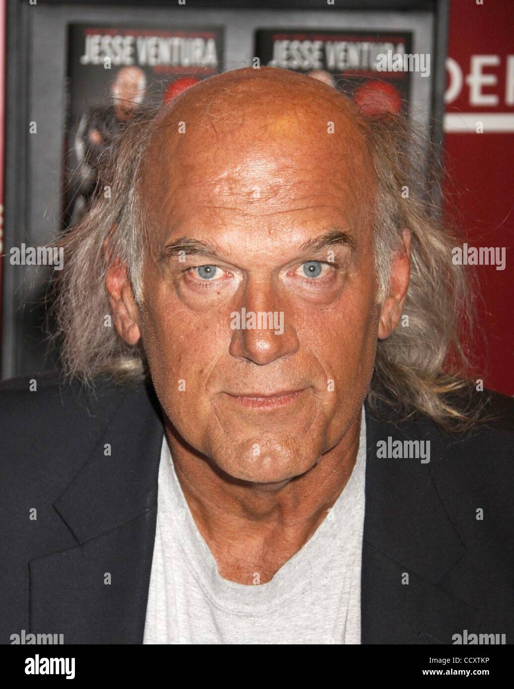 Jesse ventura hi-res stock photography and images - Alamy