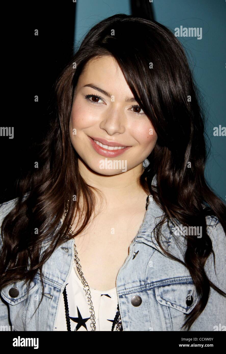 Mar 11, 2010 - New York, New York, USA - Singer and actress MIRANDA COSGROVE promotes 'Quaker Chewy Afterschool Rocks' campaign which calls attention for need afterschool programs held at PS 72 in Harlem. (Credit Image: Â© Nancy Kaszerman/ZUMA Press) Stock Photo