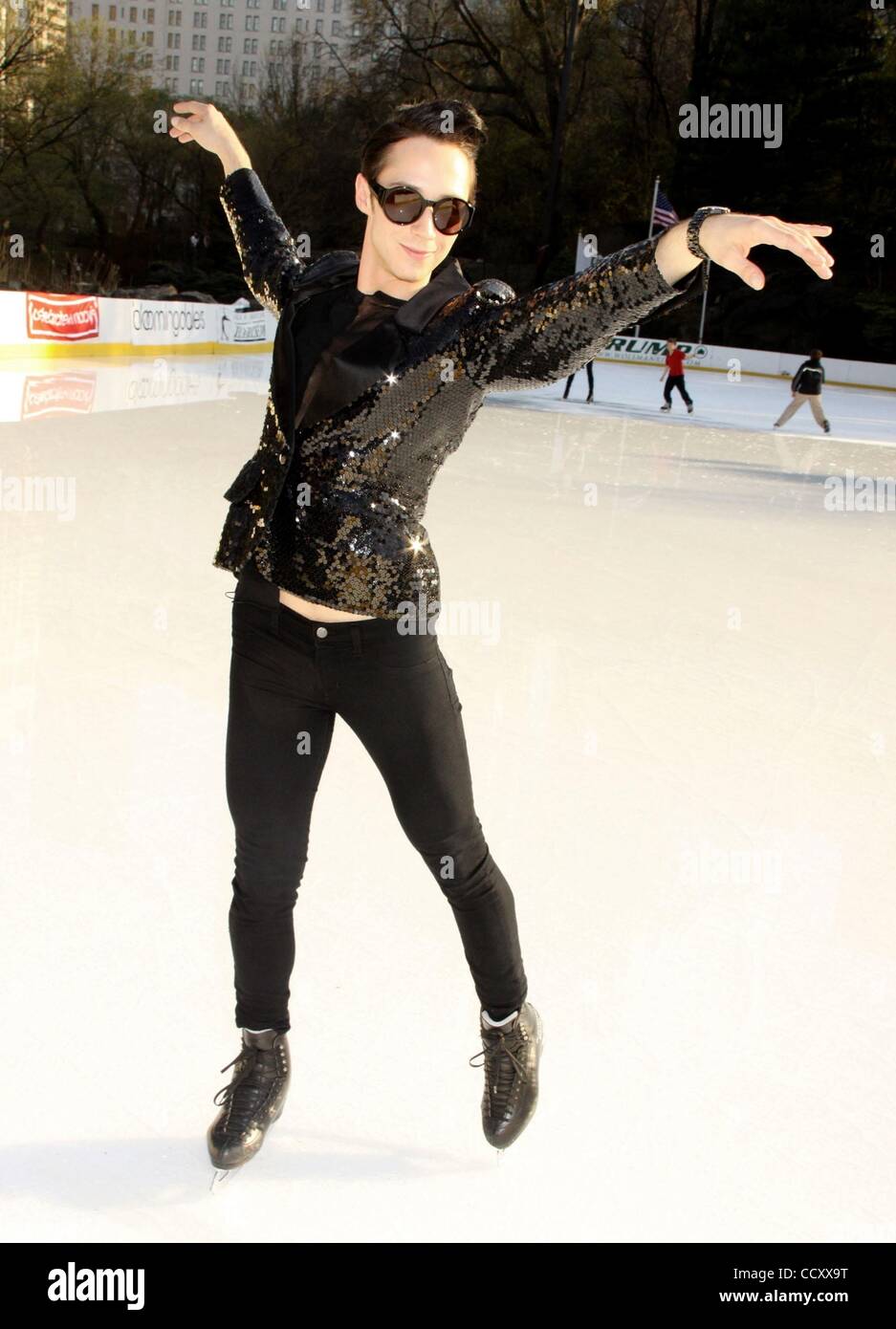 Apr 05, 2010 New York, New York, USA Ice skater JOHNNY WEIR attends the 2010 Skating with