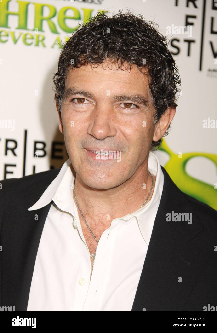 Actor ANTONIO BANDERAS attends the opening night and world premiere of  'Shrek Forever After' held during the 9th Annual during the Tribeca Film  Festival at the Ziegfeld Theatre Stock Photo - Alamy