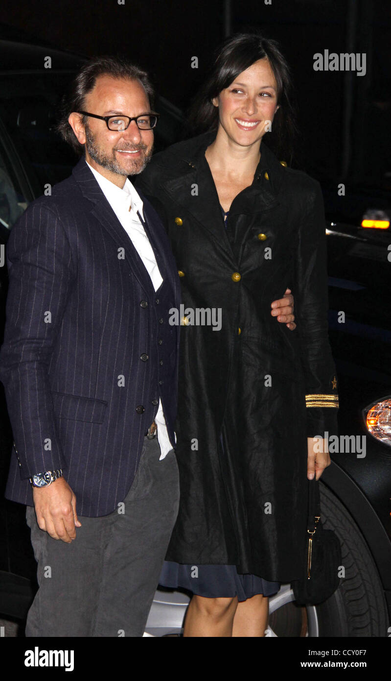 Actor Fisher Stevens And Guest Attend The 2nd Annual Bent On Stock Photo Alamy Actor Fisher Stevens And Guest Attend The 2nd Annual Bent On Stock Photo Alamy