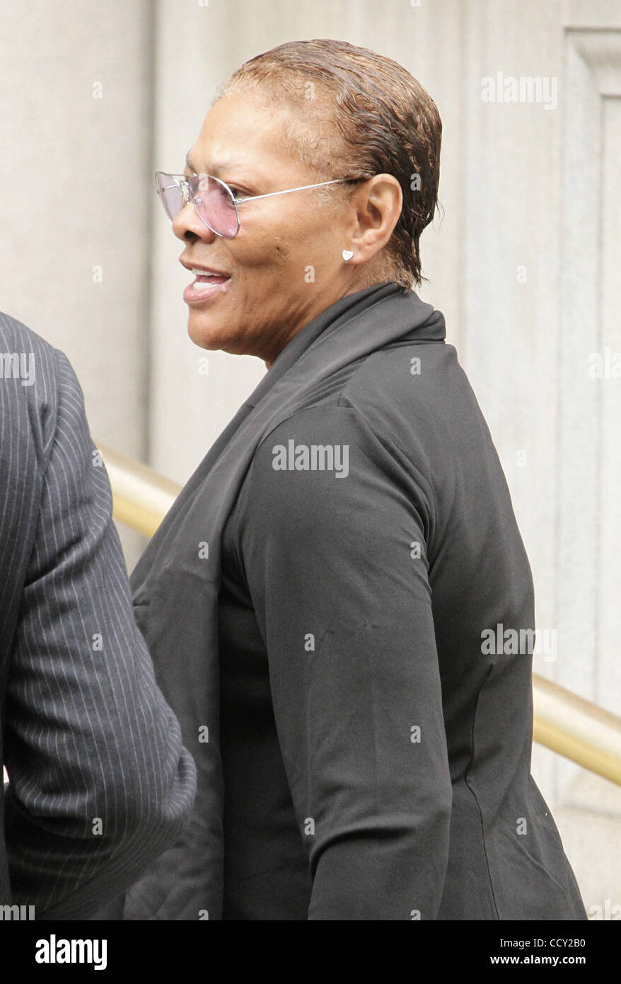 Singer DIONNE WARWICK attends legendary jazz singer and actress Lena ...
