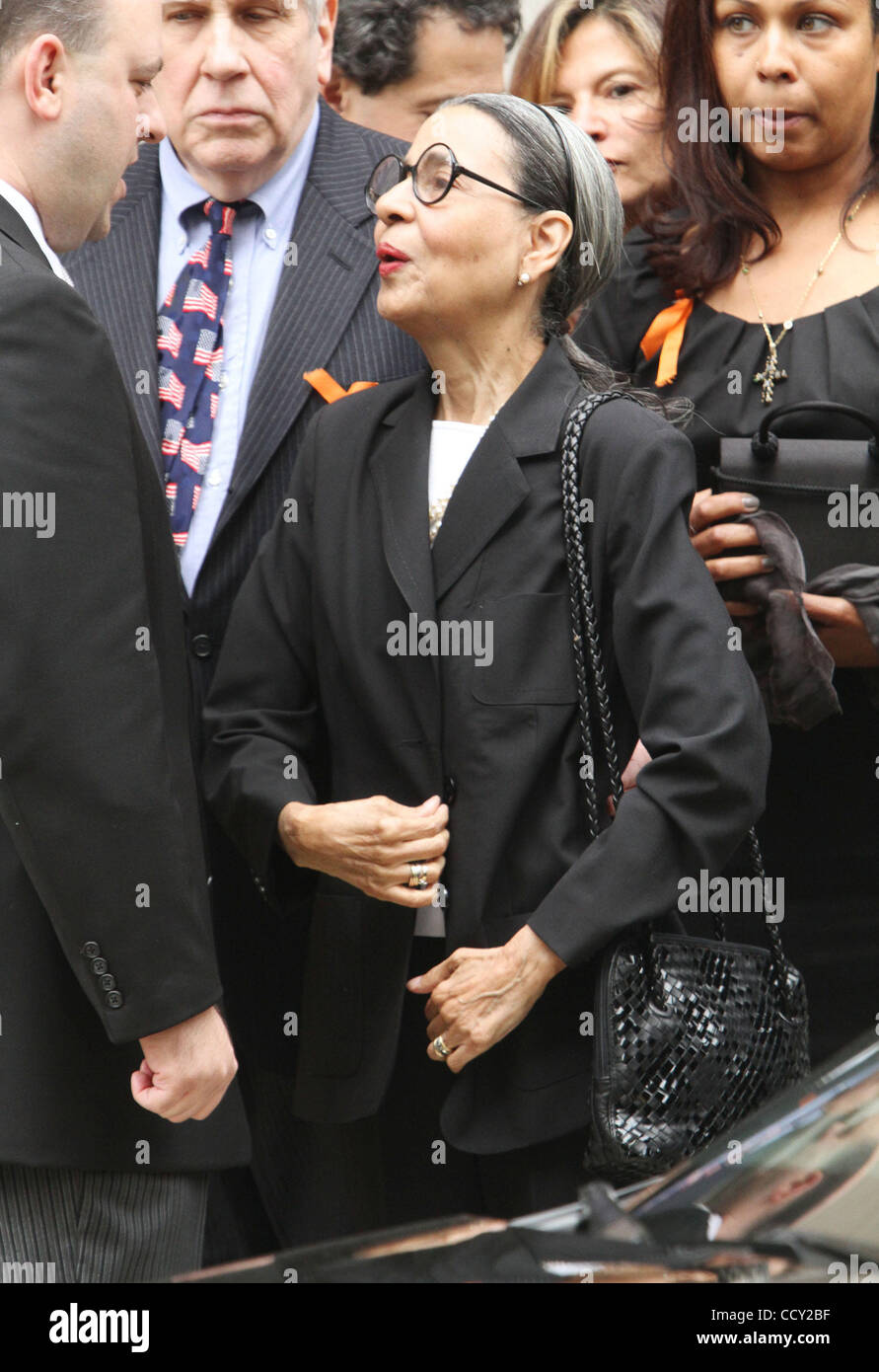 Integrere Lavet af bjerg Lena Horne's daughter GAIL LUMET BUCKLEY attends legendary jazz singer and  actress Lena Horne's funeral held at St. Ignatius Loyola church on Park  Avenue Stock Photo - Alamy