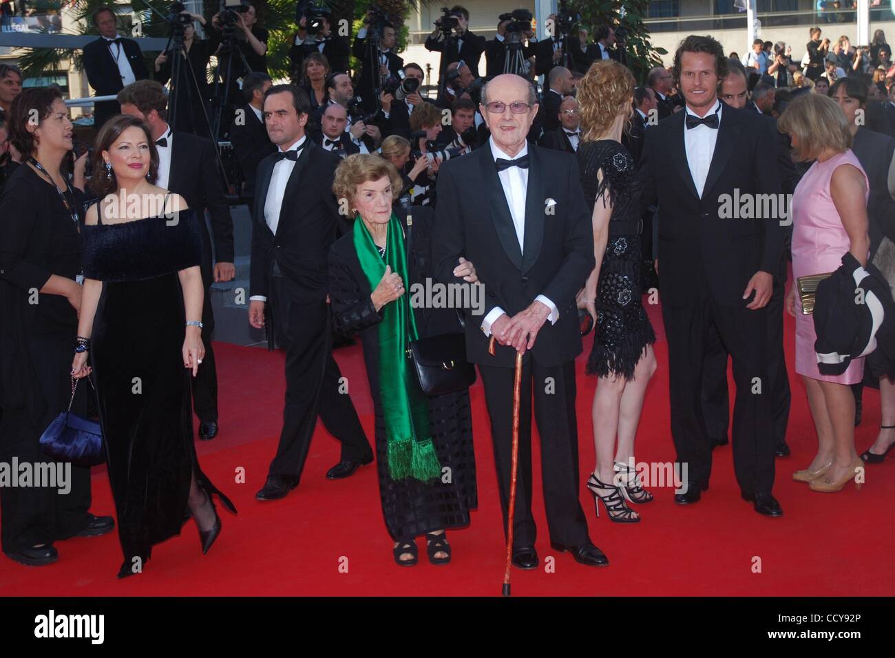 May 13, 2010 - Cannes, France - Director MANOEL DE OLIVEIRA (2nd L) his wife MARIA ISABEL CARVALHAIS (L) & actress PILAR LOPEZ during the 'On Tour' premiere at the Palais des Festivals during the 63rd Cannes Film Festival. (Credit Image: Â© Frederic Injimbert/ZUMA Press) Stock Photo