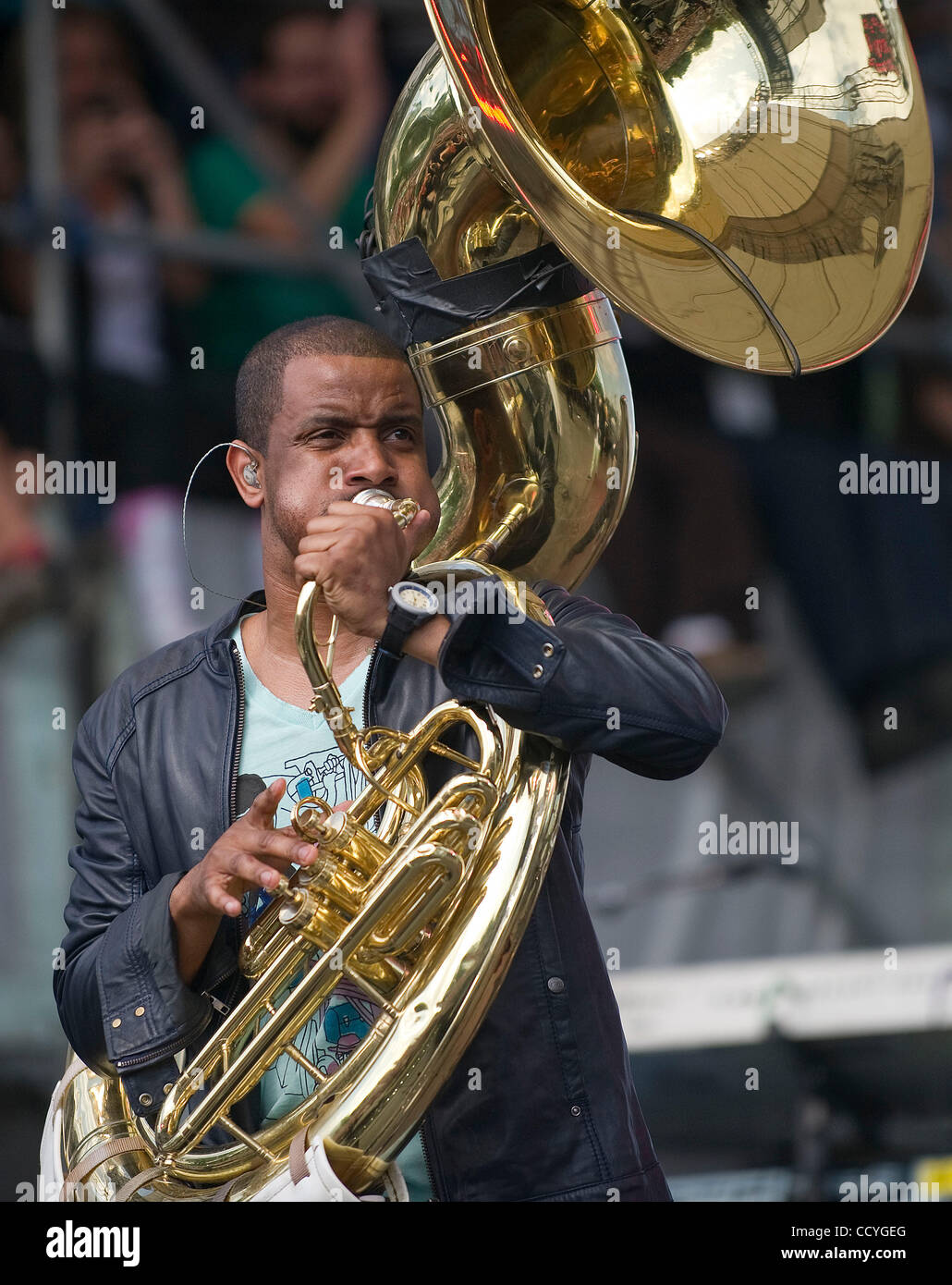 Damon tuba gooding jr roots hires stock photography and images Alamy