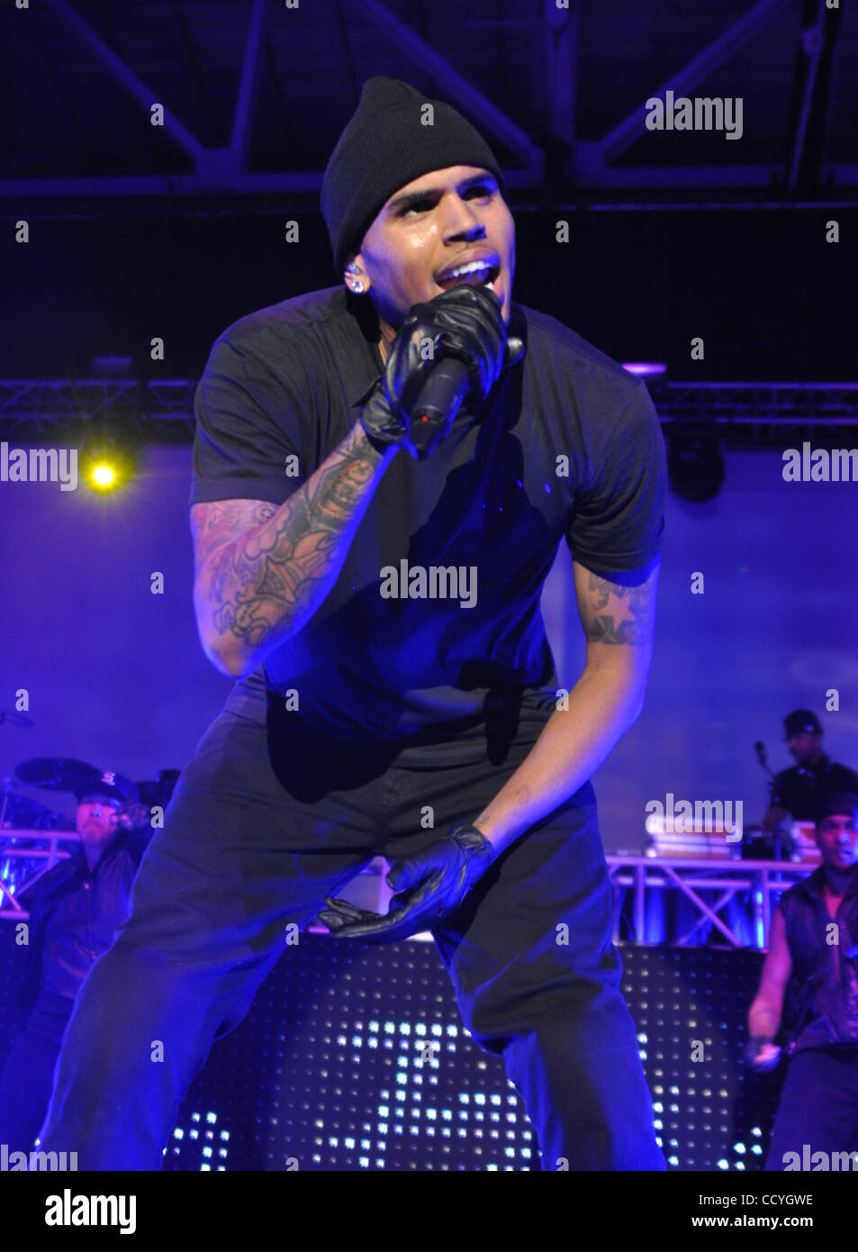 May 15, 2010-Richmond, Virginia, USA Virginia Stand Up! A Call to Action  Benefit Concert headlined and hosted by grammy nominated, mulit-platinum  selling recording artist and actor Chris Brown and joined by performers, image size:953x1390
