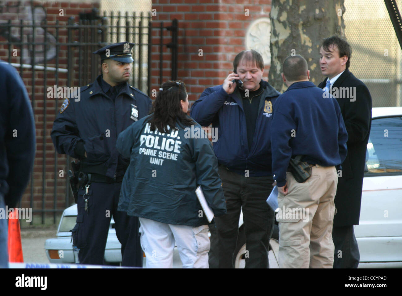 Mar. 08, 2010 - New York, New York, United States - Police shoot perp ...