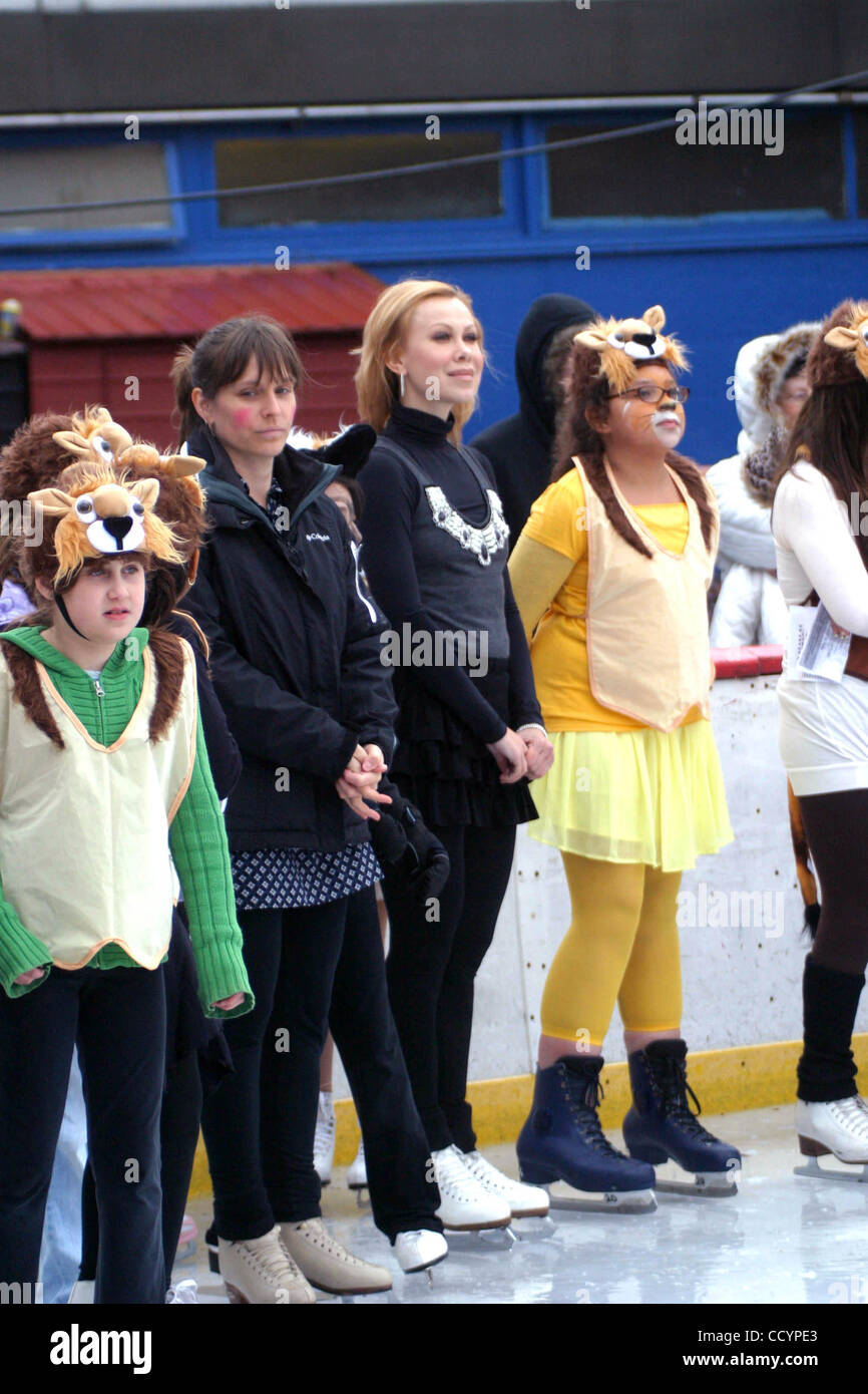 Ya que hoy es el Día Internacional de la Mujer, nombra a tus mujeres  favoritas que han contribuido y dado forma al patinaje artístico para ti. :  r/FigureSkating, image size:866x1390