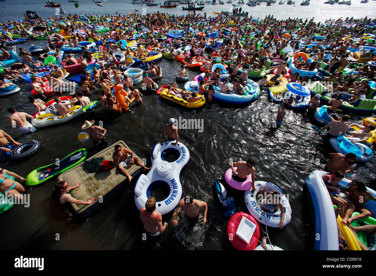 Mar 20, 2010 San Diego, California, USA Thousands of college