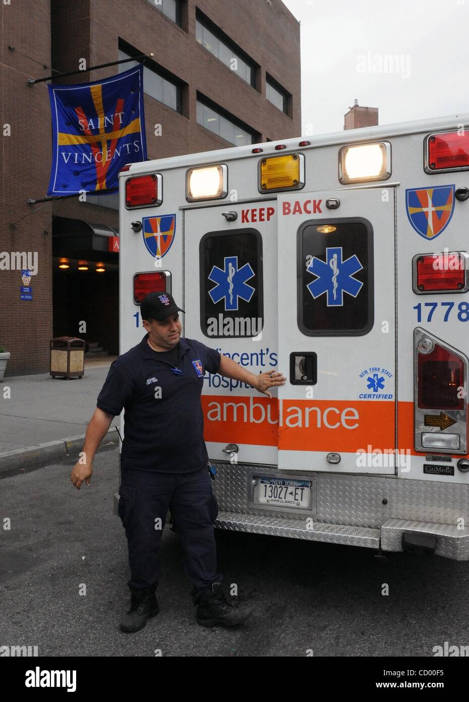 Apr 09, 2010 Manhattan, New York, USA 14 year veteran Paramedic