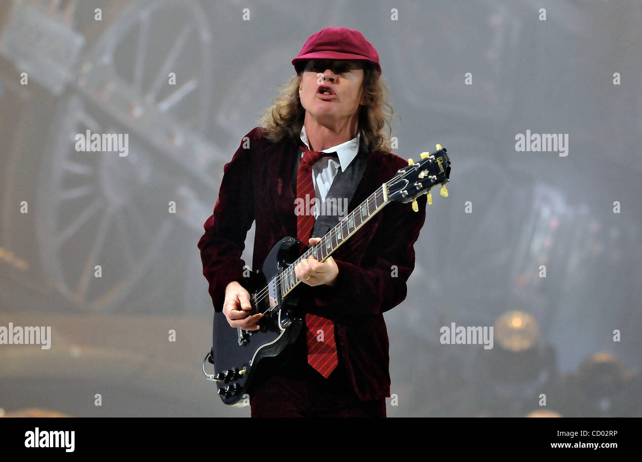 Angus young guitarist hi-res stock photography and images - Alamy