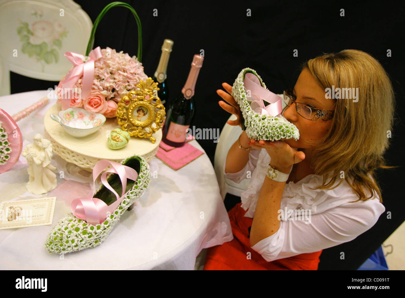 Extravaganza-2008 - Luxury Lifestyle Exhibition in Moscow. Extravaganza is The Premier Showcase of Splendour and Luxury with the very best, most exquisite, products and services for members of the Moscow elite. Pictured: women`s shoes made of flowers Stock Photo