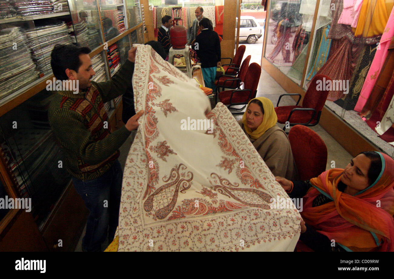 Pashmina shawl hi-res stock photography and images - Alamy